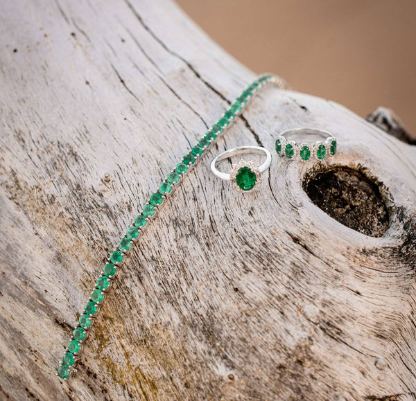14KW Five Emerald Oval Band