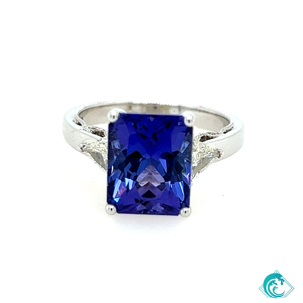 18KW Tanzanite Dahlia Ring