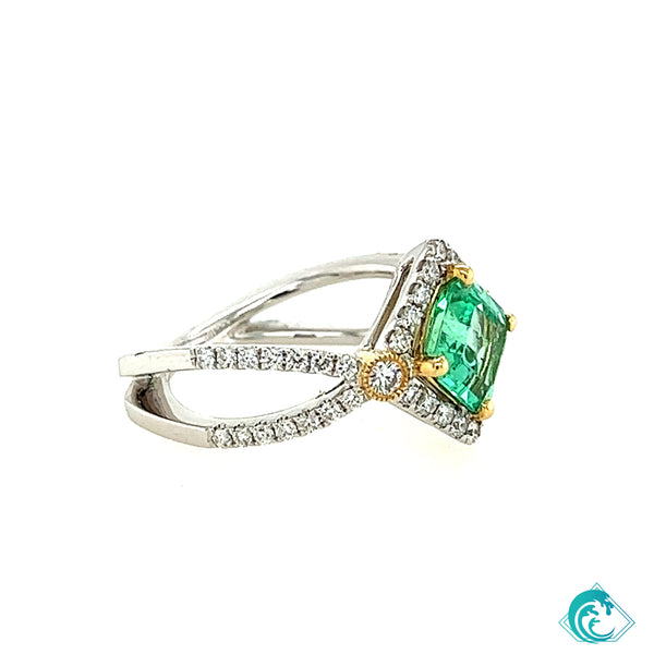 18KW Green Emerald Diamond Ring