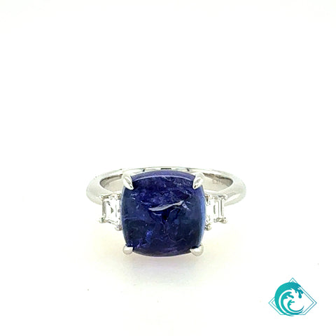18KW Sugarloaf Tanzanite Ring