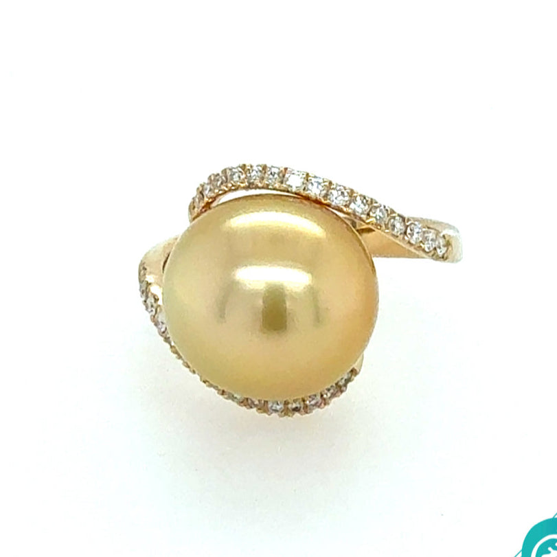 14KY Golden South Sea Pearl & Diamond Ring
