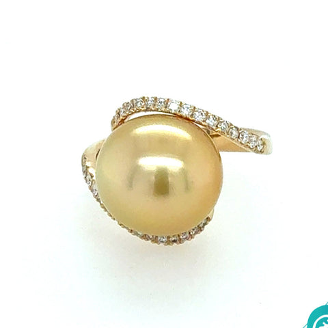 14KY Golden South Sea Pearl & Diamond Ring