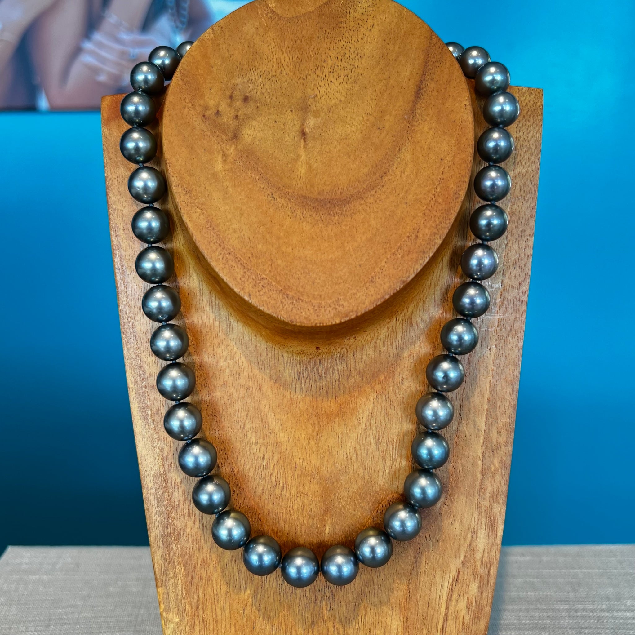 14KW Tahitian Pearl Tessa Strand