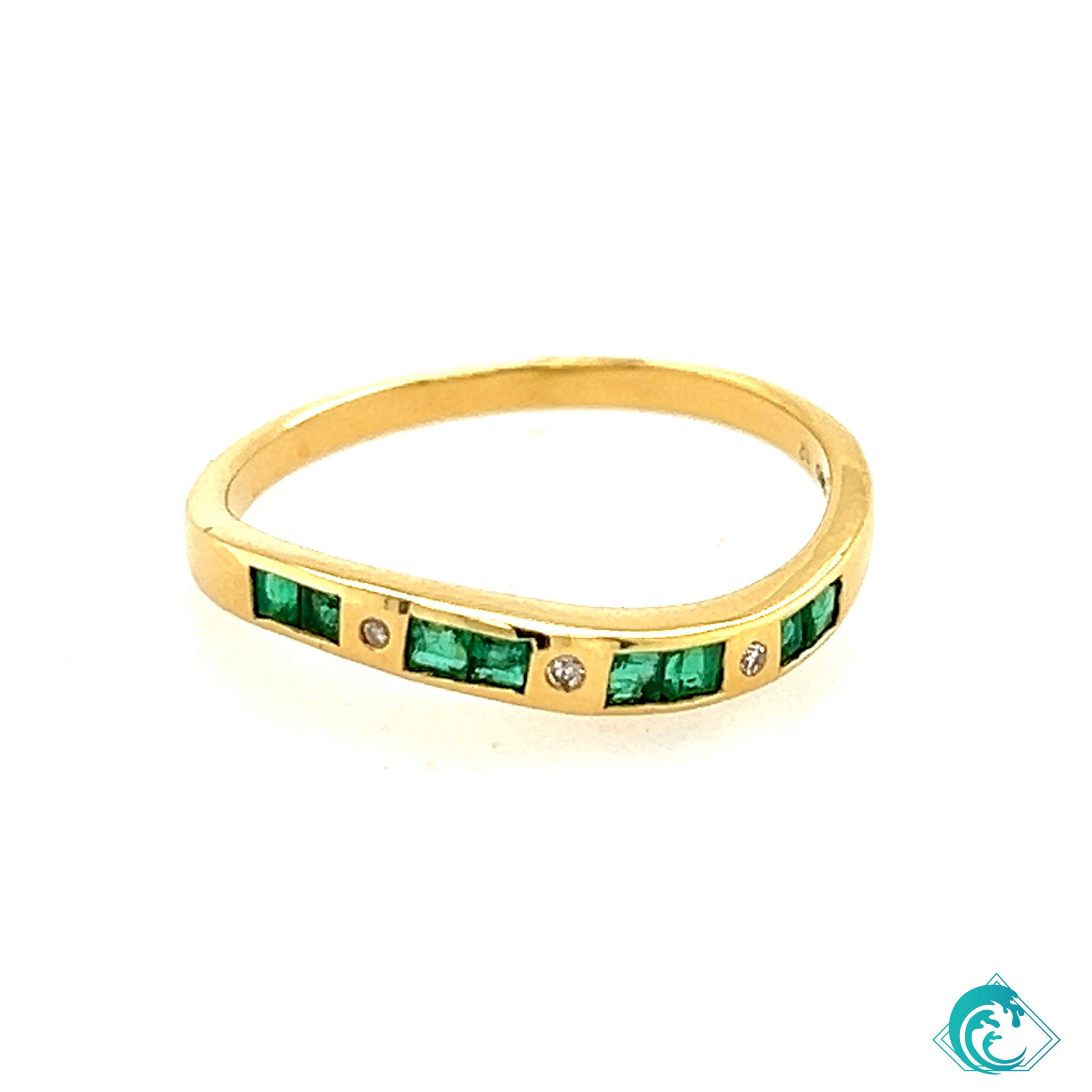 14KY Emerald Diamond Curve Band