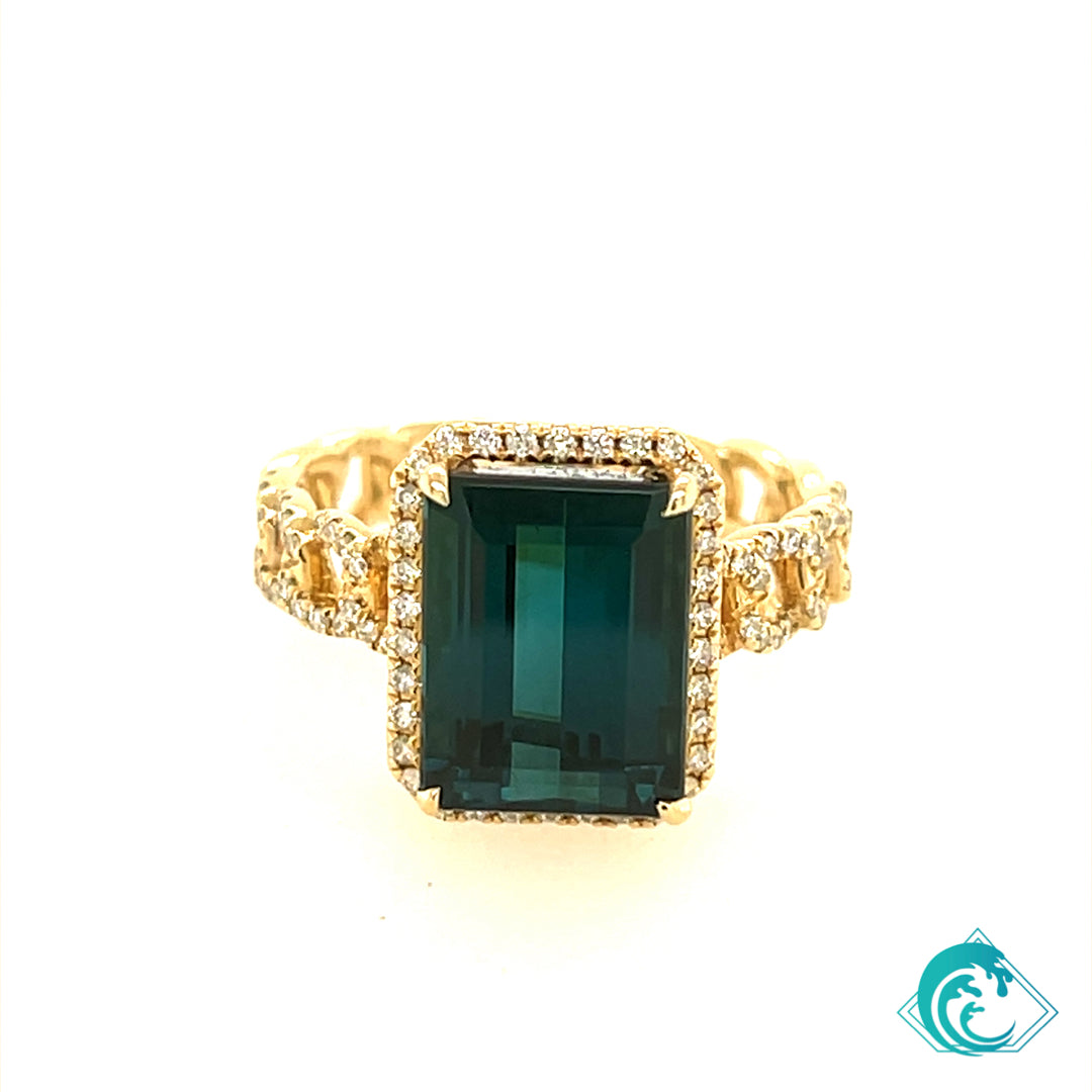 14KY Green Tourmaline Kona Diamond Ring