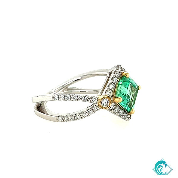18KW Light Green Emerald Diamond Ring