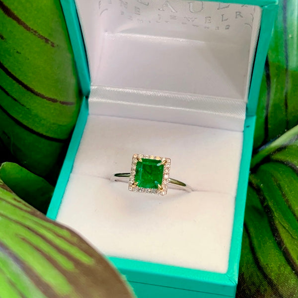14K WY Emerald Diamond Ring